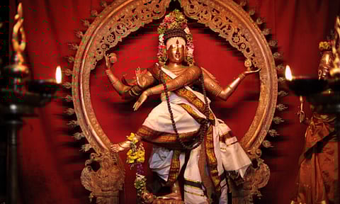 நமது உடல் அமைப்பை ஒத்திருக்கும் சித் சபையின் வியக்கவைக்கும் வரலாறு