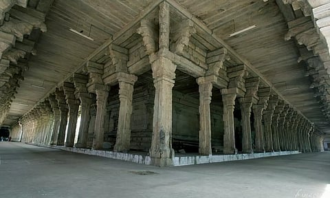 கருங்கல் அமைப்புகளின் பிரமாண்டம்