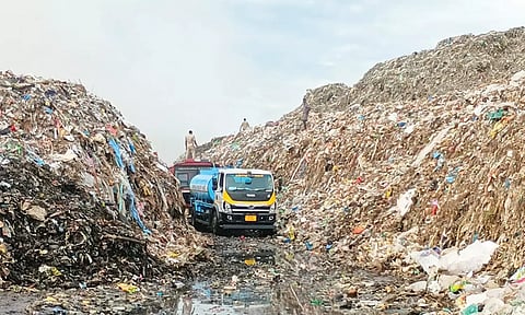 தஞ்சை ஜெபமாலைபுரம் குப்பை கிடங்கில் தீ விபத்து: மக்கள் அவதி