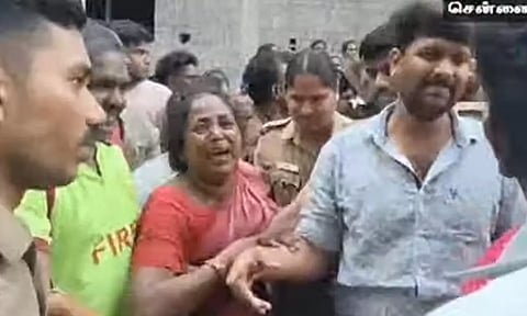 சென்னை புளியந்தோப்பில் பரபரப்பு- லிஃப்ட் அறுந்து விழுந்து ஒருவர் பலி