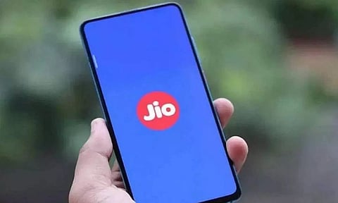 கட்டணத்தை அதிகரித்த நிலையில் 72 மற்றும் 98 நாட்கள் ப்ரீபெய்டு பிளான்களை அறிவித்த ஜியோ