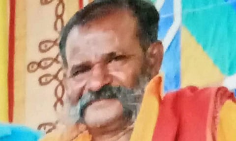 ரோட்டோரம் கிடந்த பாட்டில் மதுவை எடுத்து குடித்த தொழிலாளி உயிரிழப்பு