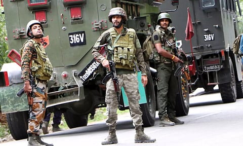 குல்காம் என்கவுண்டர்: மேலும் 2 பயங்கரவாதிகள் சுட்டுக் கொலை