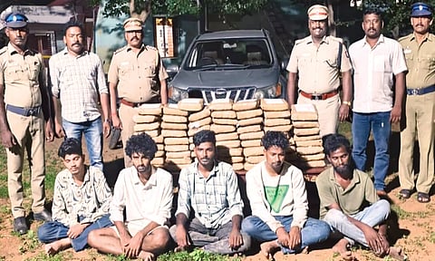 காரைக்குடி அருகே 124 கிலோ கஞ்சா பறிமுதல்: 5 பேர் கைது