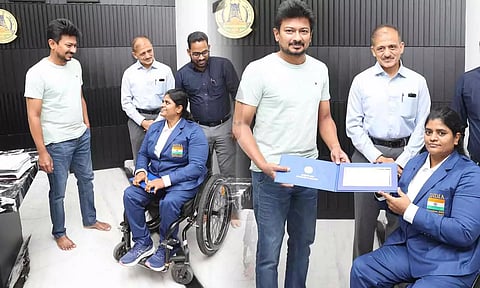 பாரா ஒலிம்பிக்கில் தேர்வான தமிழக வீராங்கனைக்கு உதயநிதி வாழ்த்து