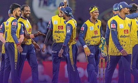 சோனு யாதவ் 5 விக்கெட் வீழ்த்தி அபாரம்: சேலம் 141 ரன்களுக்கு ஆல் அவுட்