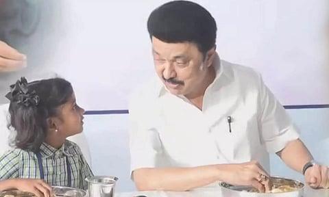 "என் பேரு ஸ்டாலின் தாத்தா இல்ல.. ஸ்டாலின் அவ்வளவுதான்"- சிறுமியிடம் ஜாலியாக பேசிய முதலமைச்சர்