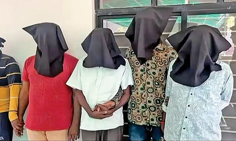 அம்பானி வீட்டு திருமணத்தில் அத்து மீறி நுழைந்த வாலிபர்கள் கைது