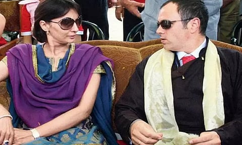 விவாகரத்து கோரி வழக்கு- உமர் அப்துல்லா மனைவிக்கு உச்சநீதிமன்றம் நோட்டீஸ்