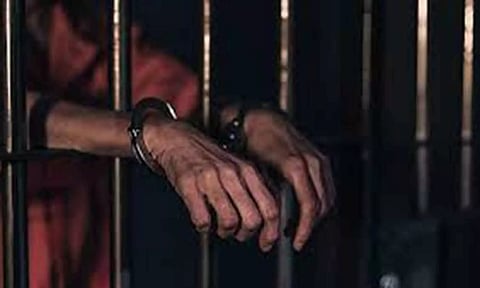 சிறுமியை கர்ப்பமாக்கிய வாலிபருக்கு 20 ஆண்டு ஜெயில்... புதுச்சேரி போக்சோ நீதிமன்றம் தீர்ப்பு