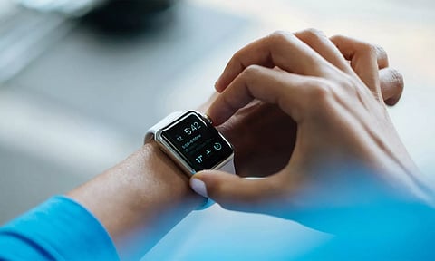 ஆழ்கடலில் சிக்கிய Surfer.. காப்பாற்றி கரைசேர்த்த ஆப்பிள் வாட்ச்