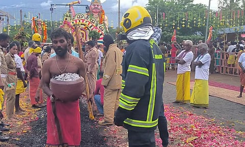 வனபத்ரகாளியம்மன் கோவிலில் ஆயிரக்கணக்கான பக்தர்கள் குண்டம் இறங்கி வழிபாடு