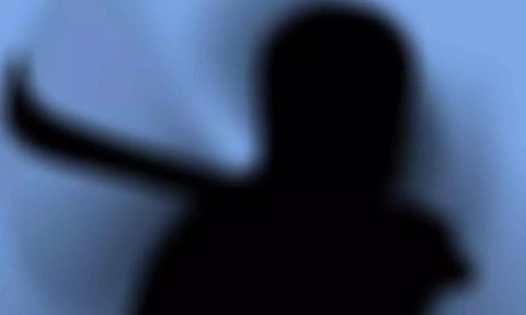 9-ம் வகுப்பு மாணவனுக்கு அரிவாள் வெட்டு