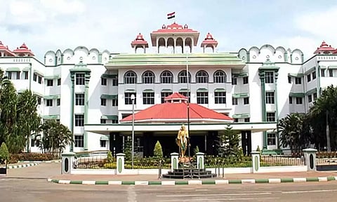 நகர்மயமாக்கலால் விவசாயம் அழிந்து வருகிறது- மதுரை ஐகோர்ட்டு நீதிபதிகள் கருத்து