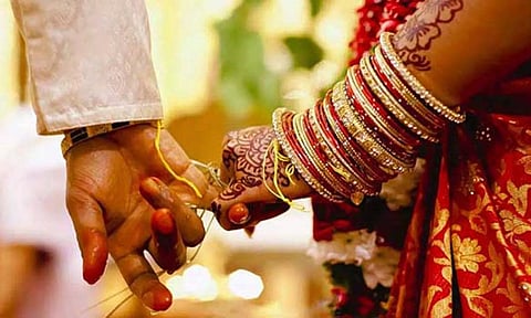 5 பேருடன் திருமணம்.. வெயிட்டிங்கில் 49 பேர்.. வசமாக சிக்கிய வாலிபர்.. அடுத்து என்ன ஆச்சு தெரியுமா?