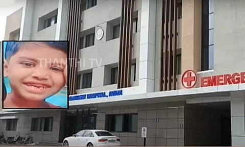 குளிர்சாதன பெட்டியை திறந்த 5 வயது சிறுமி பலி