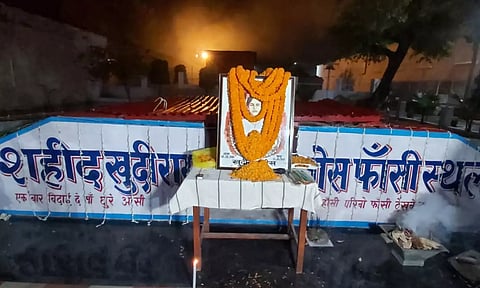 ஆங்கிலேயனை மிரளவைத்த குதிராம் போசின் நினைவு தினம் இன்று: அஞ்சலி செலுத்திய மக்கள்