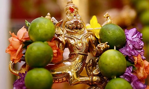 சரபேஸ்வரர் 108 போற்றி!