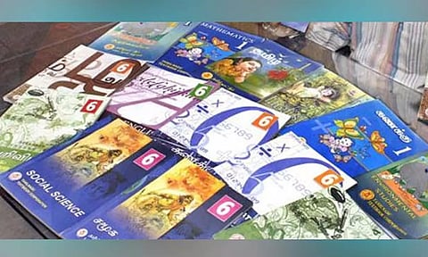 தமிழகத்தில் அதிரடியாக உயர்ந்த பாடப் புத்தகங்களின் விலை