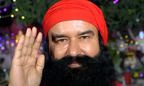 பிறந்தநாள் கொண்டாட பரோல்.. பாலியல் குற்றவாளி ராம் ரஹீம் சரியாக தேர்தல் நேரங்களில் வெளிவருவது ஏன்?