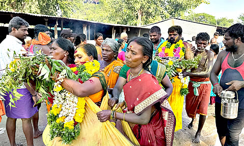 ஆடி வெள்ளி: இருக்கன்குடி மாரியம்மன் கோவிலில் ஆயிரக்கணக்கான பக்தர்கள் நேர்த்திக்கடன்