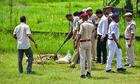 24 இடங்களில் குண்டு வைத்த பயங்கரவாதிகள்