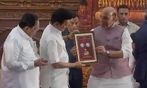 நாட்டின் வளர்ச்சிக்கு துணை நின்றவர் கலைஞர்: அமைச்சர் ராஜ்நாத் சிங் புகழாரம்