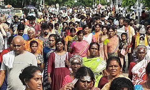 ஆவணி மாத பவுர்ணமி: திருவண்ணாமலையில் பக்தர்கள் கிரிவலம்