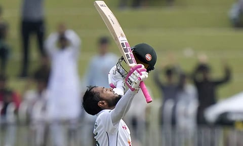 இரட்டை சதத்தை தவறவிட்ட முஷ்பிகுர்: வங்கதேசம் முதல் இன்னிங்சில் 565 ரன்கள் குவிப்பு