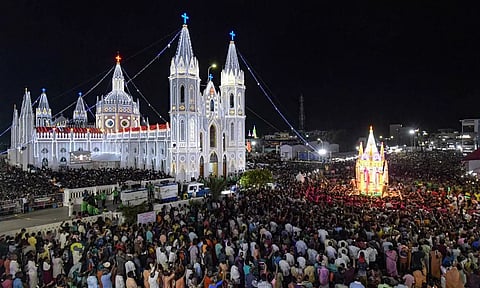 வேளாங்கண்ணி திருவிழா, வார விடுமுறை- தமிழகத்தின் பல்வேறு ஊர்களுக்கு சிறப்பு பஸ்கள்