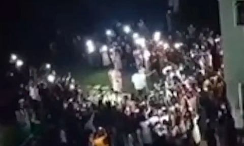 கல்லூரி கழிவறையில் ரகசிய கேமரா: வீடியோ வெளியானதால் போராட்டத்தில் மாணவிகள்- ஆந்திராவில் பரபரப்பு