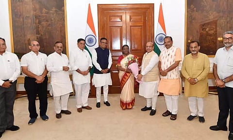 ஆம் ஆத்மி அரசை கலைக்க வேண்டும்: ஜனாதிபதியிடம் பாஜக எம்.எல்.ஏ.க்கள் கோரிக்கை