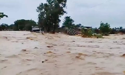 ஆந்திராவில் வரலாறு காணாத மழைக்கு 10 பேர் பலி