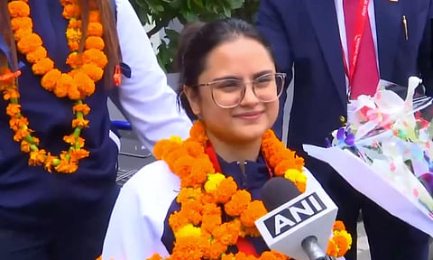 டெல்லி திரும்பிய வீரர், வீராங்கனைகள்: அவனி லெகரா உள்ளிட்டோருக்கு உற்சாக வரவேற்பு