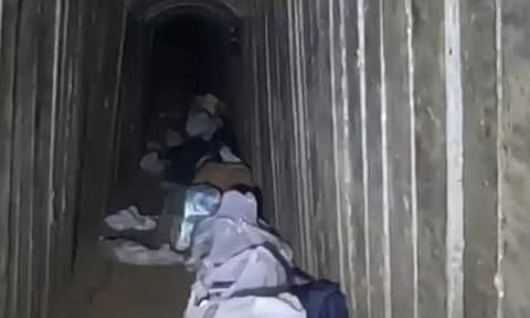 காசாவில் பிணைக்கைதிகளை அடைத்து வைத்த சுரங்கப்பாதை: வீடியோ வெளியிட்ட இஸ்ரேல்