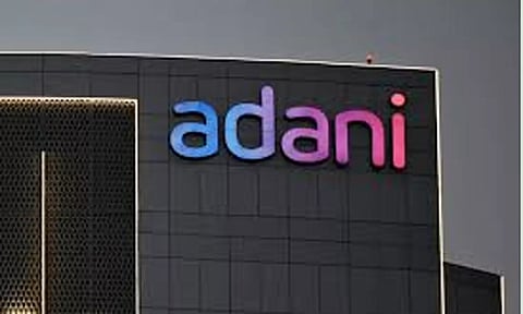 6 வங்கிக்கணக்கை முடக்கிய சுவிஸ் வங்கி: மறுப்பு தெரிவித்த அதானி குழுமம்