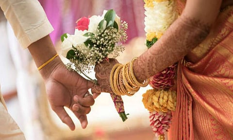 புதுமண தம்பதியா நீங்கள்...? மகிழ்ச்சியான மண வாழ்க்கைக்கு தேவையான `8 அம்சங்கள்'