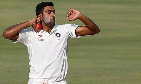 வங்கதேச டெஸ்ட் தொடர்- வார்னே உள்பட பலரின் சாதனையை முறியடிக்க அஸ்வினுக்கு வாய்ப்பு..