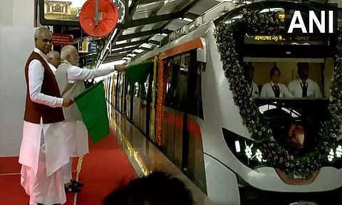அகமதாபாத்தில் 2ம் கட்ட மெட்ரோ ரெயில் சேவையை தொடங்கி வைத்தார் பிரதமர் மோடி