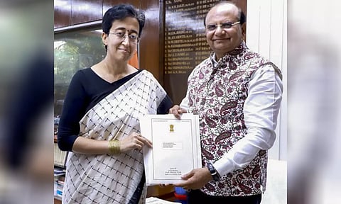 கெஜ்ரிவால் ராஜினாமா.. ஆட்சியமைக்க உரிமை கோரிய அதிஷி!