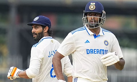 சேப்பாக்கம் டெஸ்ட்: சொந்த மண்ணில் சதம் அடித்து அசத்திய அஷ்வின் - முதல் நாள் ஆட்டநேர முடிவில் இந்தியா 339/6