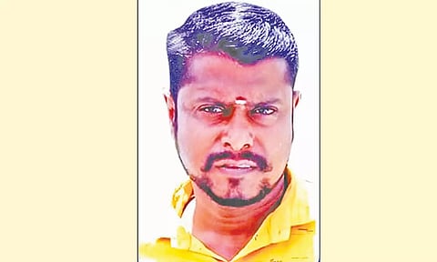 கொலை செய்யப்பட்ட சுரேஷ்.