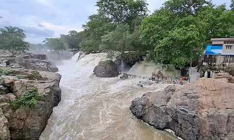 ஒகேனக்கல்லுக்கு நீர்வரத்து 5 ஆயிரம் கனஅடியாக அதிகரிப்பு