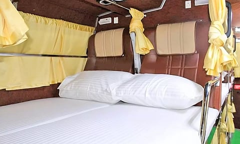 அந்தப்புரமாக மாறி வரும் ஆம்னி பஸ் படுக்கைகள்
