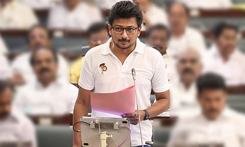 லைவ் அப்டேட்ஸ்: தமிழகத்தில் 4 புதிய அமைச்சர்கள் பதவியேற்றனர்