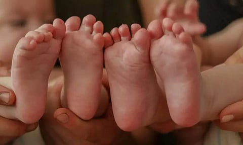 கோடியில் ஒருத்தி.. 2 கருப்பையில் ஒவ்வொரு குழந்தை.. ஒரே சமயத்தில் பெற்றெடுத்த பெண்