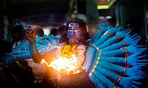 குலசை தசரா திருவிழா கொடியேற்றத்துடன் இன்று தொடக்கம்