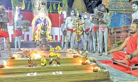 நள்ளிரவில் அகோரிகள் நடத்திய நவராத்திரி பூஜை