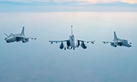 விமான சாகச நிகழ்ச்சி.. வியப்பில் ஆழ்த்திய வான்படையினர்.. முக்கிய ஹைலைட்ஸ் - வீடியோ