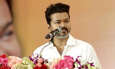 5 பேர் உயிரிழந்த விவகாரம்: த.வெ.க. தலைவர் விஜய் இரங்கல்